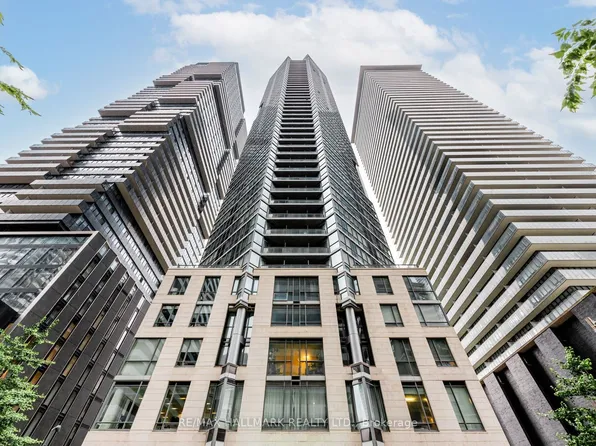 45 Charles St E #2012, Toronto, ON M4Y 0B8
