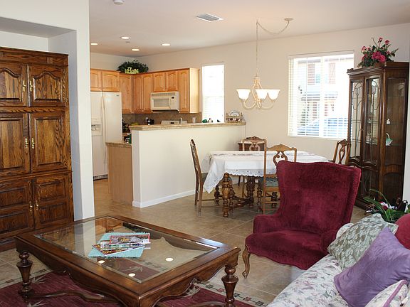 3rd image of 1412 Esplanade Cir