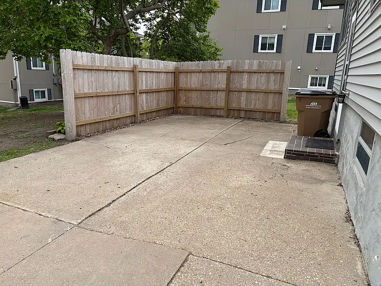 1112 Vine St — Photo 11