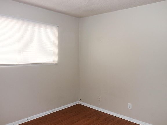 4th image of 645 Lime Ave APT 9