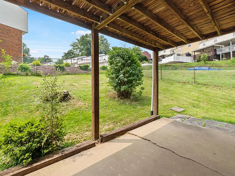1105 Anna Ave — Photo 6