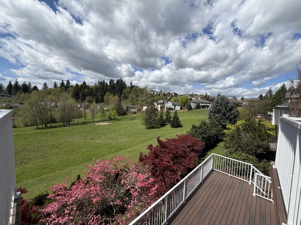 2437 SW Linneman Dr