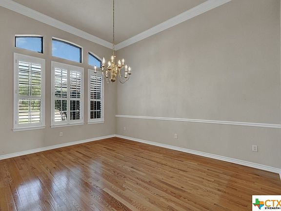 5th image of 420 Oak Brook Dr