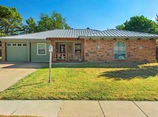 304 Linda Dr, Burleson, TX 76028