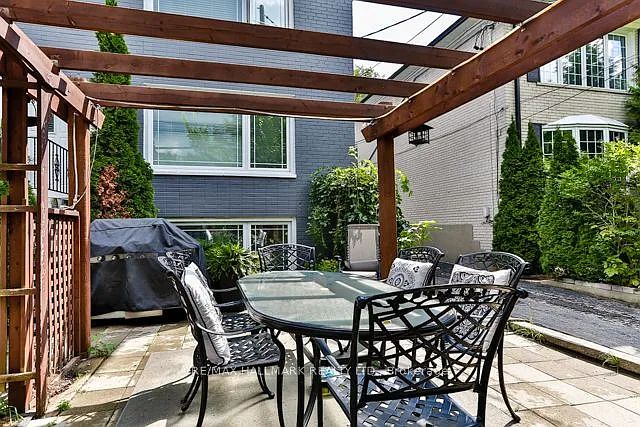 25 Love Cres #LOWER — Photo 22