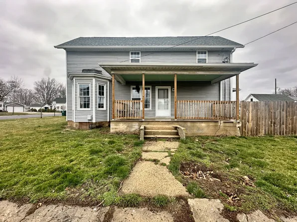 2 E 1st St, Milledgeville, IL 61051