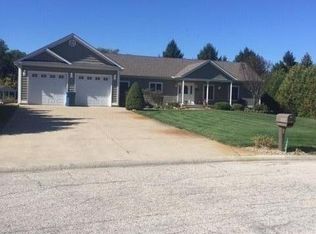 1606 N Eagle Ridge Dr, La Porte, IN 46350