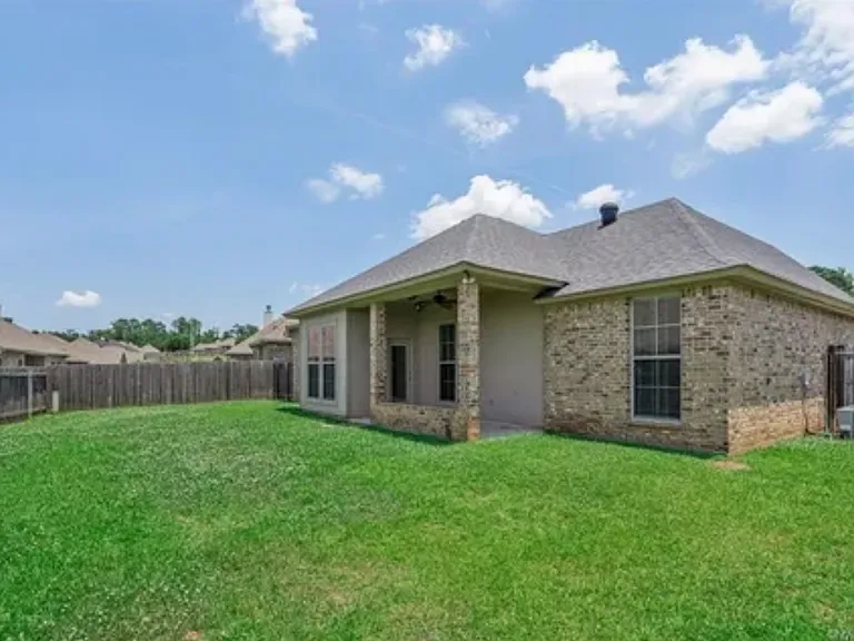 810 Eagles Nest — Photo 8