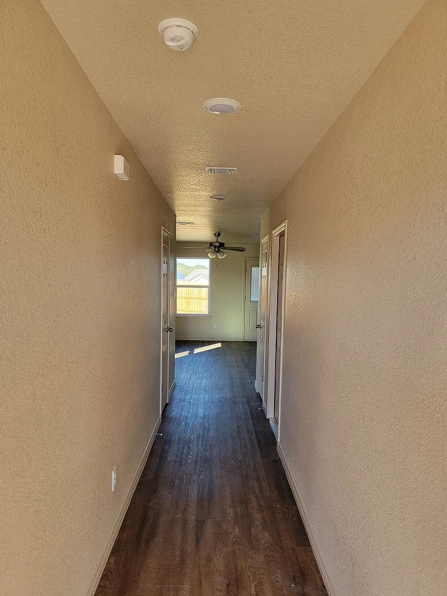 Building Photo - 1016 Cline Dr #A