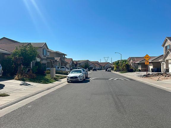 3rd image of 9319 Wild Lilac Cir