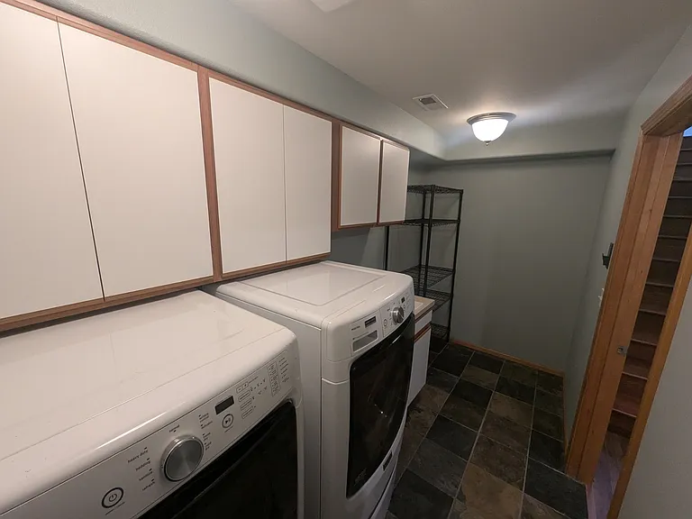 92 Windward Dr — Photo 3