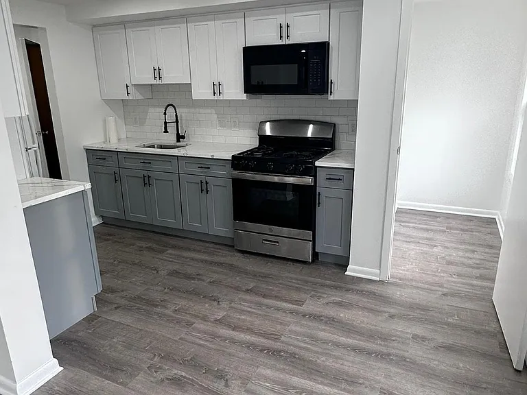 21 Cooley Pl #3 — Photo 4
