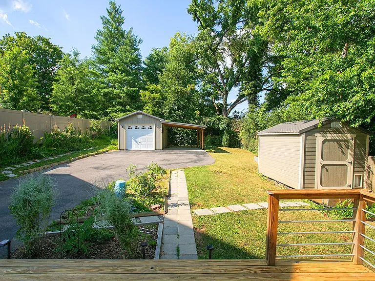 1005 Malquin Dr — Photo 19