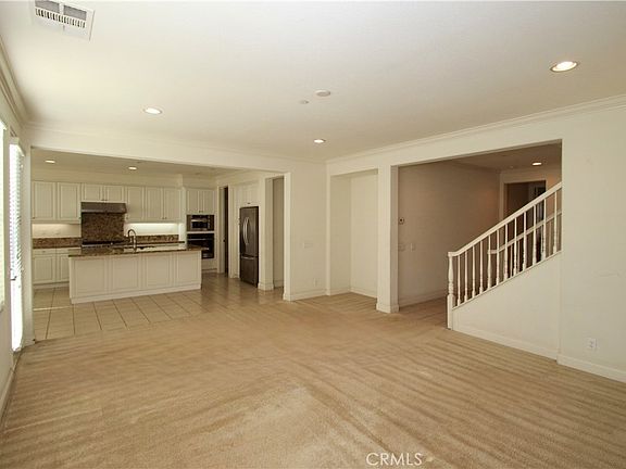 3rd image of 52 Shadowbrook