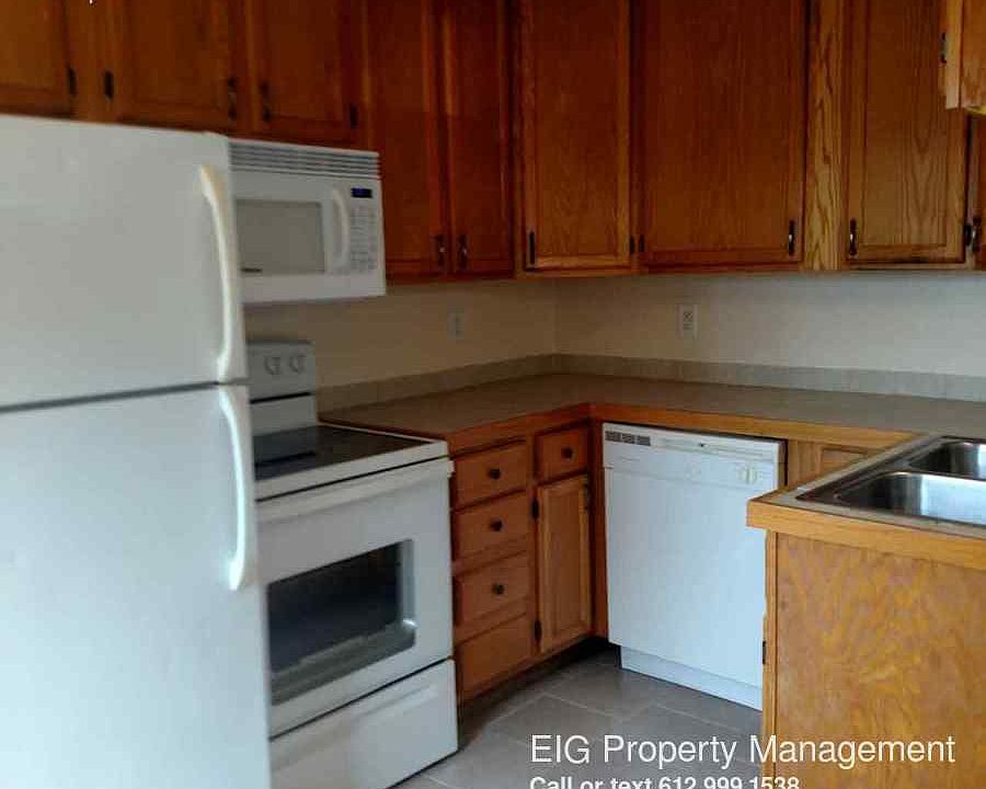 1st image of 976 Robert St S APT 202