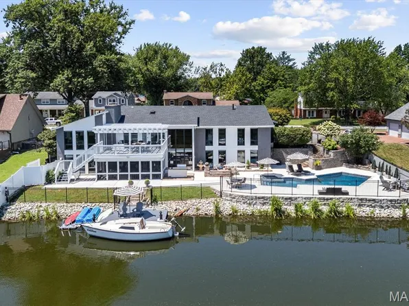 910 Indian Springs Rd, O'Fallon, IL 62269