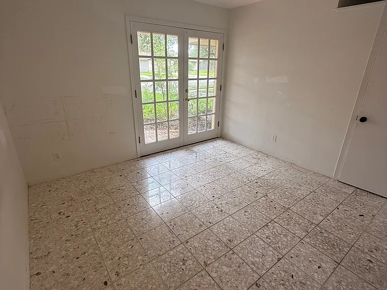 4637 Wilma Dr — Photo 11