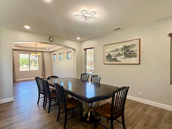 5th image of 37121 Edgemont Dr