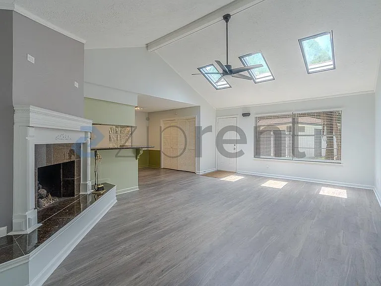 15443 Blackhawk Blvd — Photo 9