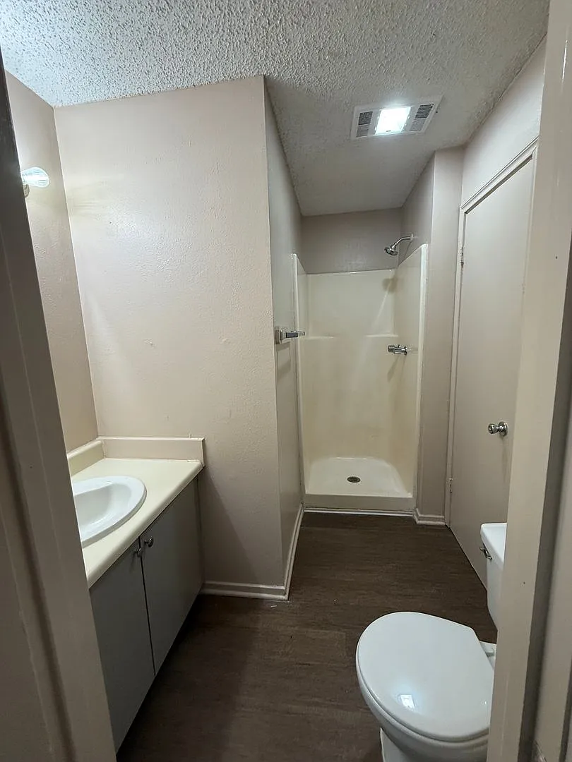 2 bedroom 2 bath town home in a gated community — Photo 1