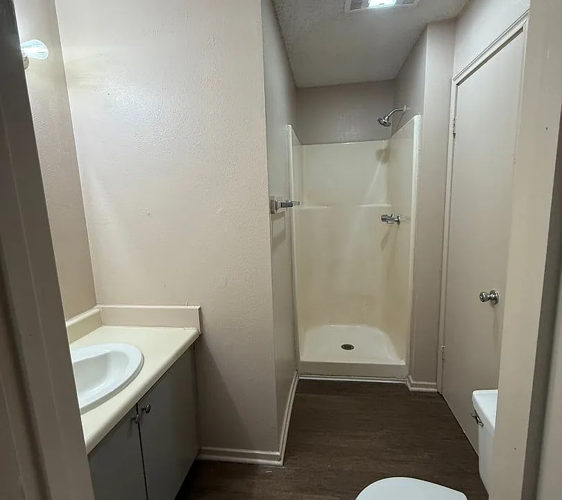 8911-8911 Gsri Ave