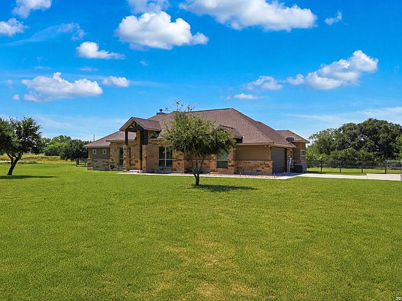 2nd image of 8918 NEW SULPHUR SPRINGS RD