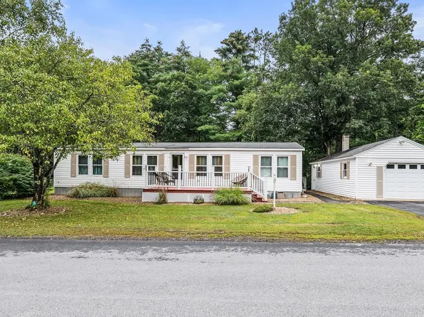 17 Village Drive, Raymond, NH 03077
