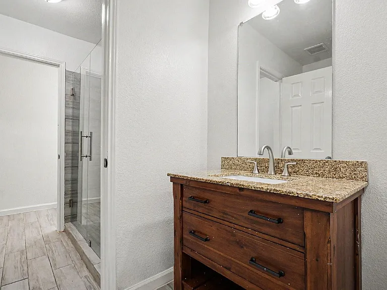 1417 Stillmeadow Dr — Photo 10