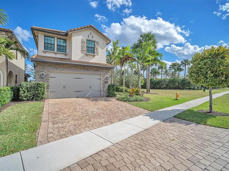 865 SW 113th Ln — Photo 2