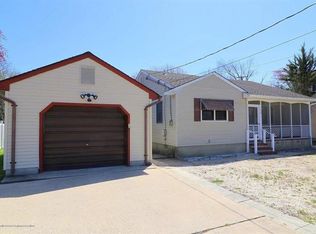 513 Lloyd Rd, Toms River, NJ 08753