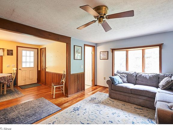 5th image of 450 N Hambden St