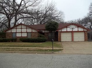 1203 Oak Timber Dr, Euless, TX 76039