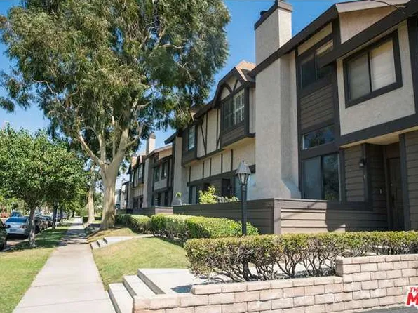 19230 Wyandotte St, Reseda, CA 91335