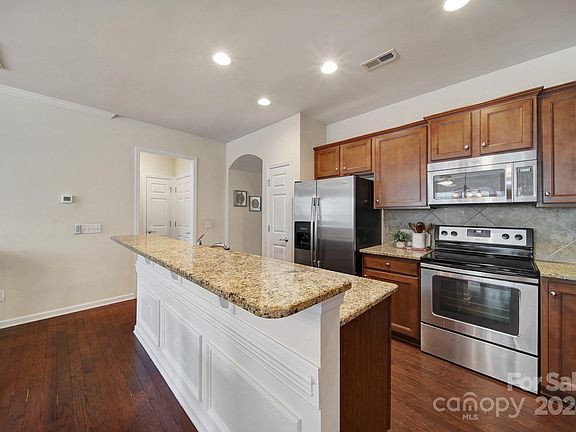 5th image of 9012 Smokey Hill Ln