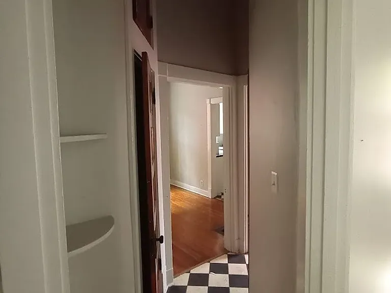 415 Belgravia Ct — Photo 17