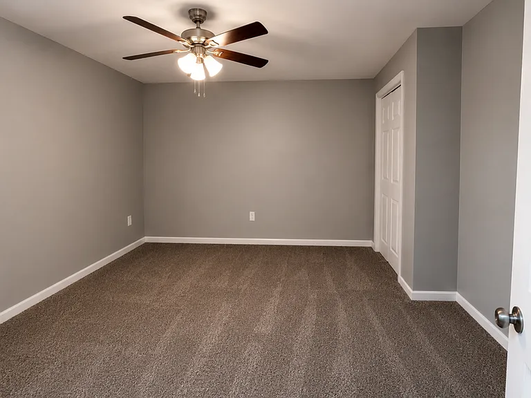 Corby Grove Apartments — Photo 8