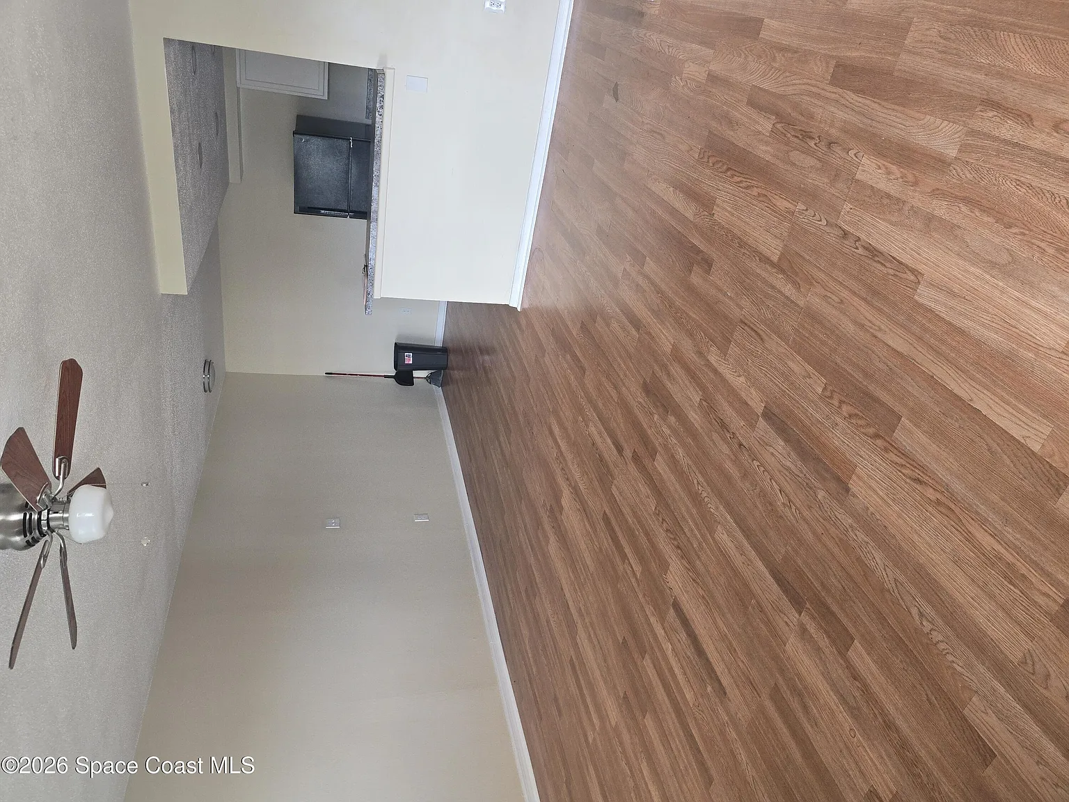 2 bed, 1.0 bath, 850 sqft, $900 — Photo 2