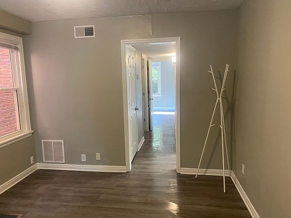 3rd image of 541 Channing St #1