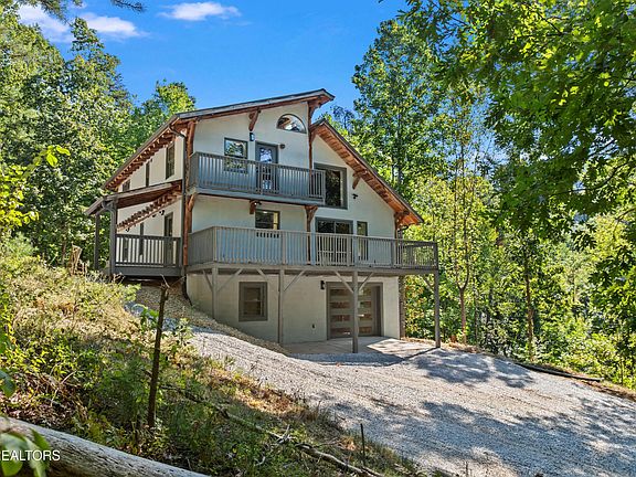 2nd image of 3261 Butterfly Hollow Rd