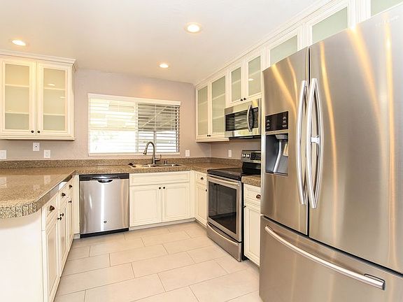 4th image of 4826 W Charleston Ave