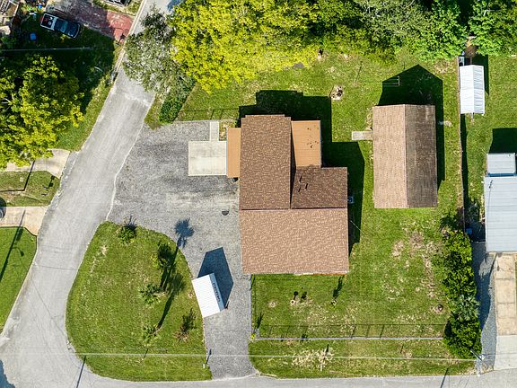 2nd image of 1872 Myrtle Jo Dr