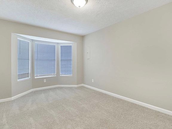4th image of 618 Waynes Ct SE