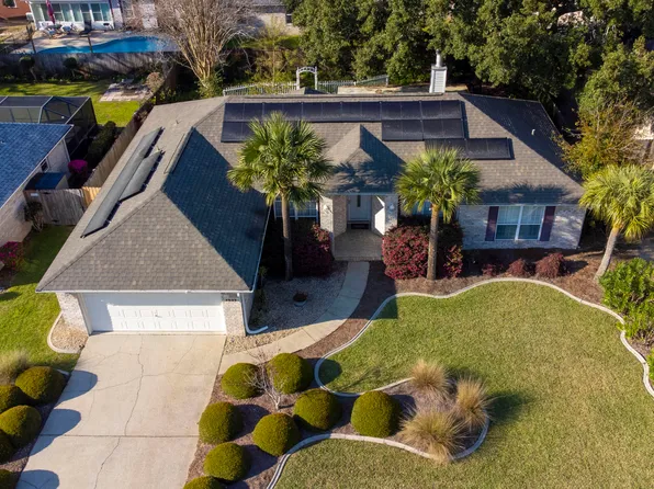 7959 Lola Cir, Navarre, FL 32566