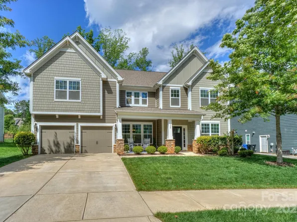 135 Canoe Pole Ln, Mooresville, NC 28117