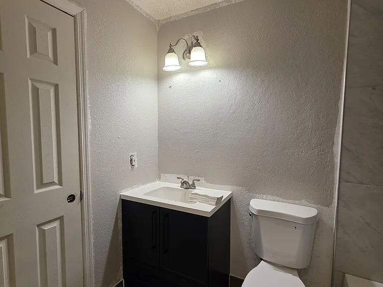3235 Bloomingdale Villas Ct — Photo 4