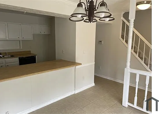 805 Heritage Oaks Dr — Photo 1