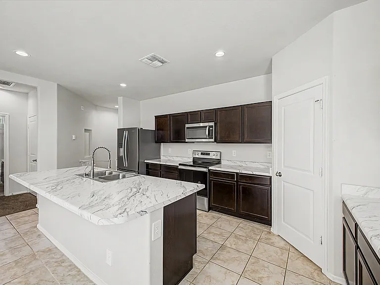 1302 W Raymond Ave — Photo 11