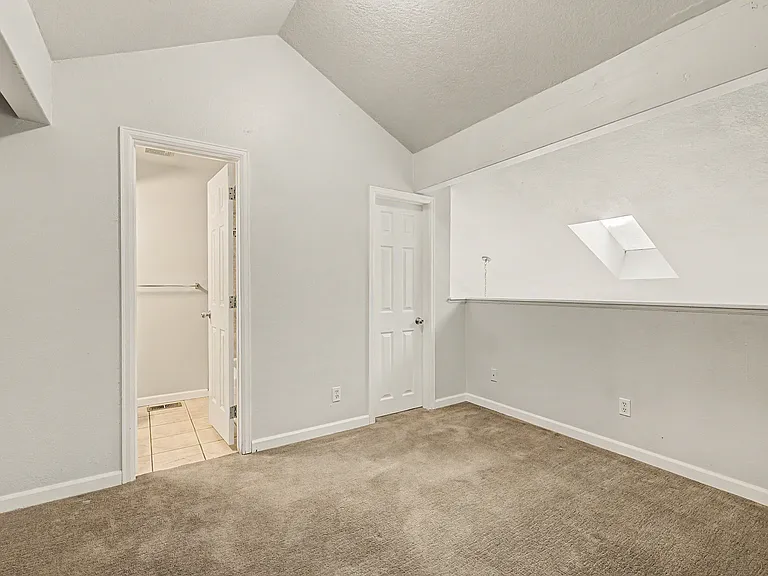 2nd floor bedroom and ensuite