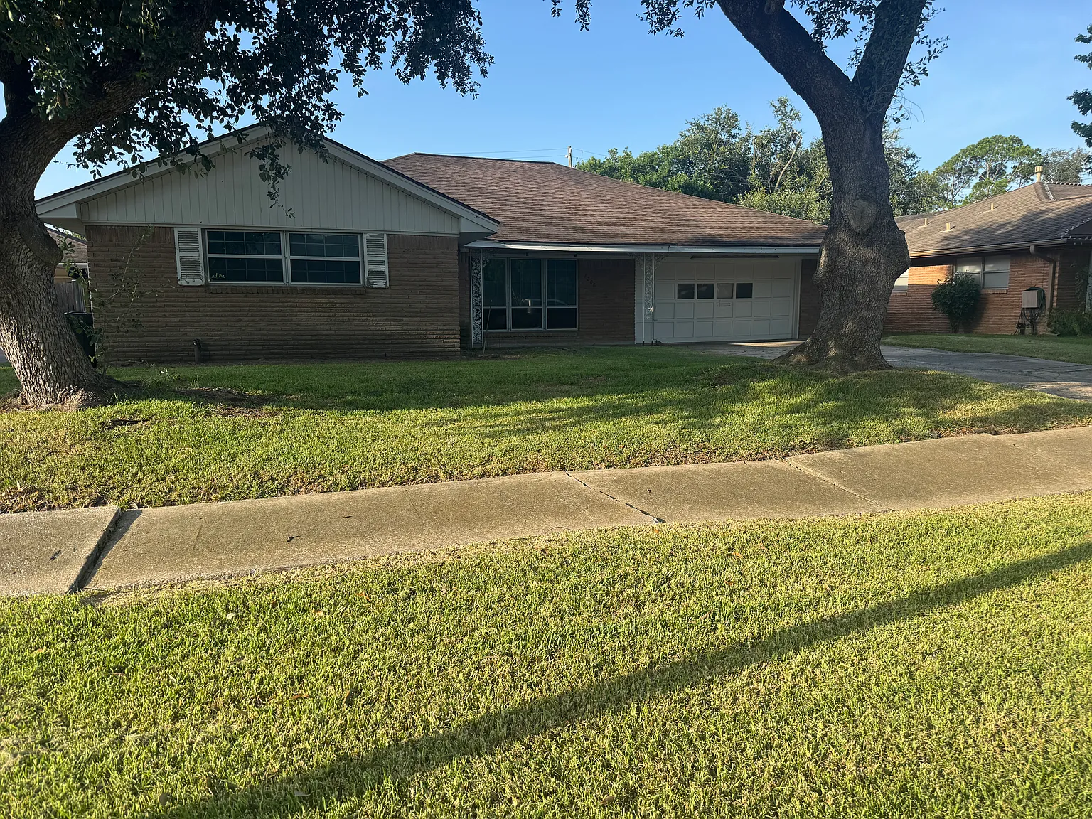 5 bed, 2519 sqft, $800 — Photo 1