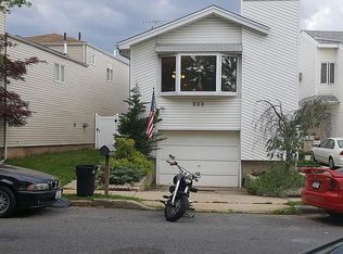 265 Green Valley Rd, Staten Island, NY 10312